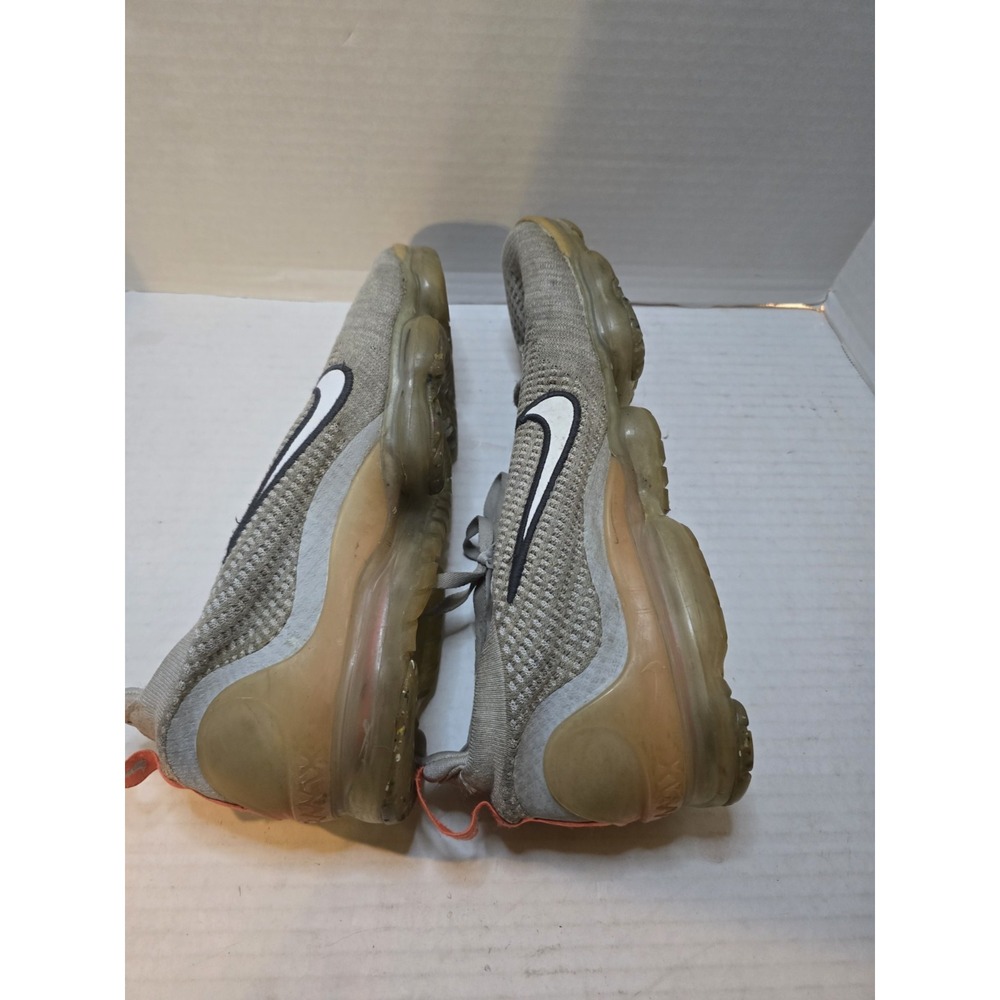 Men Nike VAPORMAX Running Shoes 2020 - Picture 2 of 9